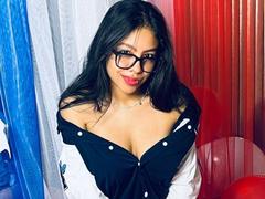 SkyWinter - female with black hair webcam at xLoveCam