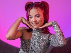 Skyler-rouse - female with brown hair webcam at StripChat