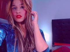 SlinkyAngeel - blond female webcam at xLoveCam