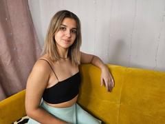 Smilin-hot from xLoveCam