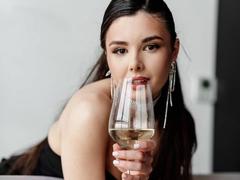 SofaNeumann - female with black hair and  big tits webcam at xLoveCam