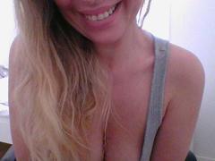 SoffieHottie from xLoveCam