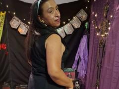 SoffieMature - female with brown hair and  big tits webcam at xLoveCam