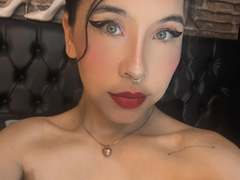 SofiBrandford - female with brown hair and  big tits webcam at xLoveCam