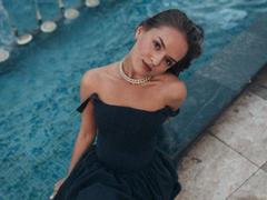 SofiLuu - female with brown hair and  big tits webcam at xLoveCam