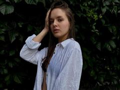 SofiLuu from xLoveCam