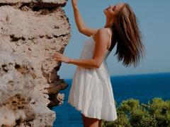 SofiLuu - female with brown hair and  big tits webcam at xLoveCam