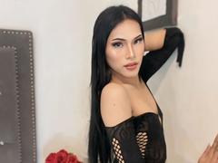 SofiaCumness - shemale webcam at xLoveCam