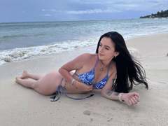 SofiaLopezHot - female with black hair webcam at xLoveCam