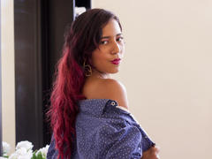 SofiaMarti - female with black hair webcam at xLoveCam