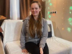 SofiaMellis - female with brown hair and  small tits webcam at xLoveCam