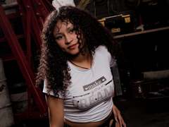 SofiaPassionne - female with brown hair and  big tits webcam at xLoveCam