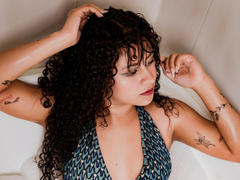 SofiaPassionne - female with brown hair and  big tits webcam at xLoveCam