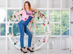 SofiaReginald - female with brown hair webcam at LiveJasmin