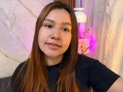 SofiaVelveth - female with brown hair and  big tits webcam at LiveJasmin