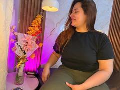 SofiaVelveth - female with brown hair and  big tits webcam at LiveJasmin