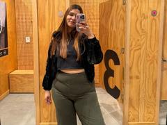 SofiaVelveth - female with brown hair and  big tits webcam at LiveJasmin