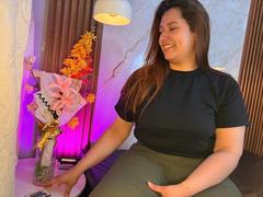SofiaVelveth - female with brown hair and  big tits webcam at LiveJasmin