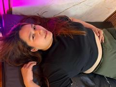 SofiaVelveth - female with brown hair and  big tits webcam at LiveJasmin