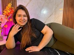SofiaVelveth - female with brown hair and  big tits webcam at LiveJasmin
