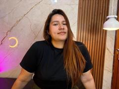 SofiaVelveth - female with brown hair and  big tits webcam at LiveJasmin