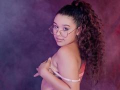 SofiaYue from xLoveCam