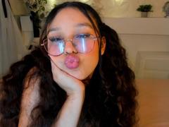 SofiaYue - female webcam at xLoveCam