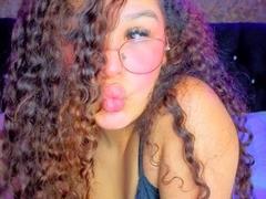 SofiaYue - female webcam at xLoveCam