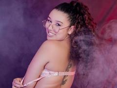SofiaYue - female webcam at xLoveCam