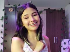 SofiaZen - female webcam at xLoveCam