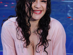 Sofinoa - female with black hair and  big tits webcam at xLoveCam