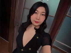 SoftGeraldine - female with  small tits webcam at xLoveCam