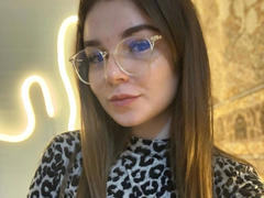 SofyX-hot - female with brown hair webcam at xLoveCam