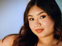 SofyaZaens - female with brown hair and  big tits webcam at xLoveCam