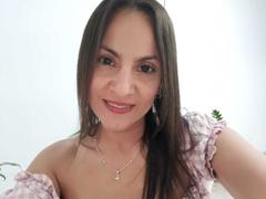 SolaraDubois - female with  big tits webcam at xLoveCam