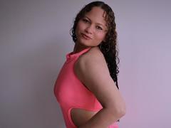 SoniaMacan - female with brown hair webcam at LiveJasmin