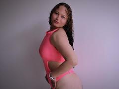 SoniaMacan - female with brown hair webcam at LiveJasmin