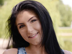 SoniaMartinny - female with black hair and  big tits webcam at ImLive
