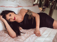 SoniaMartinny - female with black hair and  big tits webcam at ImLive