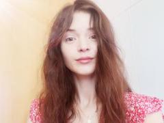 SonyaLovelace - female with brown hair webcam at xLoveCam
