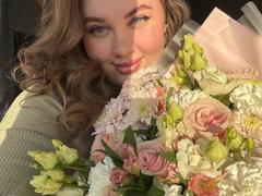 SonyaWilson - female with brown hair and  big tits webcam at xLoveCam