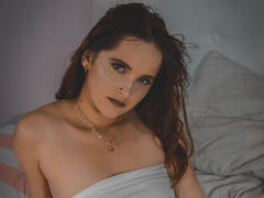 SophiSmitth - female with red hair webcam at LiveJasmin