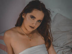 SophiSmitth - female with red hair webcam at LiveJasmin