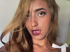 SophiaForeest - female with black hair webcam at xLoveCam