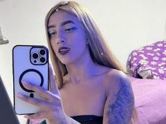 SophiaForeest - female with black hair webcam at xLoveCam
