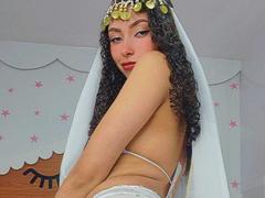 SophiaLuthor - female with brown hair webcam at LiveJasmin