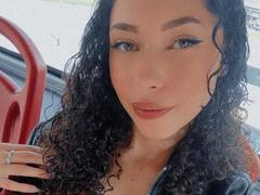 SophiaLuthor - female with brown hair webcam at LiveJasmin