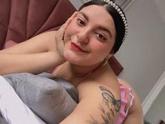 SophiaMilleer - female with black hair webcam at xLoveCam