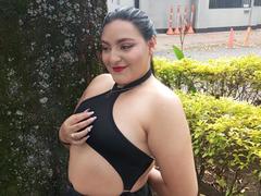 SophiaMilleer - female with black hair webcam at xLoveCam