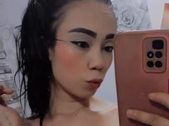 SophiaSmiht - female with black hair and  big tits webcam at xLoveCam
